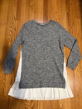 Gray Long-Sleeve Knit Dress with White Pleated Hem